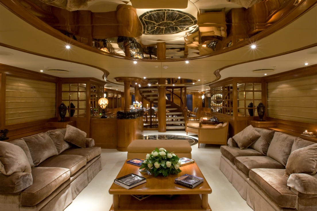 Yacht INSIGNIA - Main Salon.jpg
