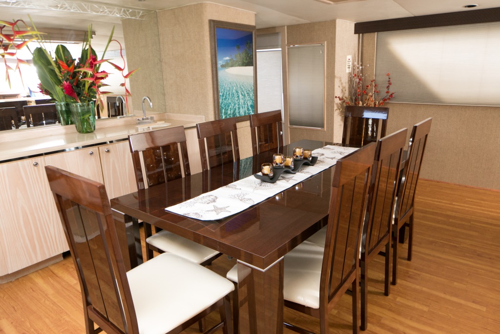 Yacht ISLAND TIME - Dining.jpg