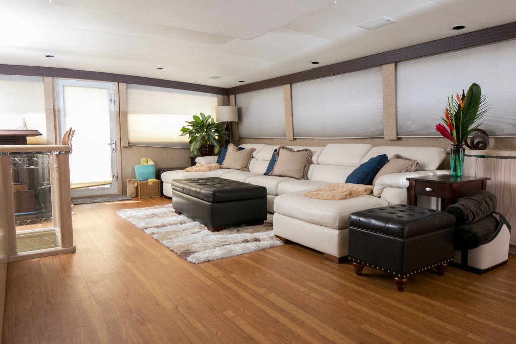 Yacht ISLAND TIME - Main Salon.jpg