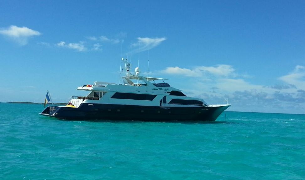 Yacht ISLAND TIME - Main.jpg