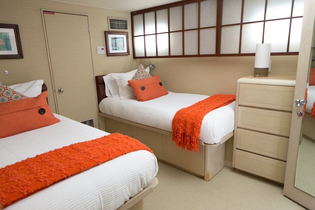 Yacht ISLAND TIME - Twin Cabin 2.jpg