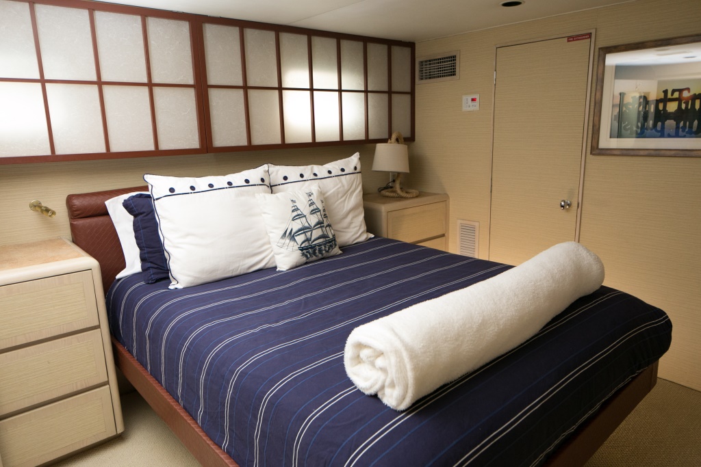 Yacht ISLAND TIME - VIP Cabin.jpg