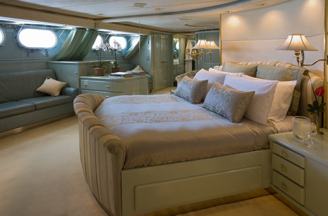 Yacht ISLANDER -  Double Cabin 3.jpg