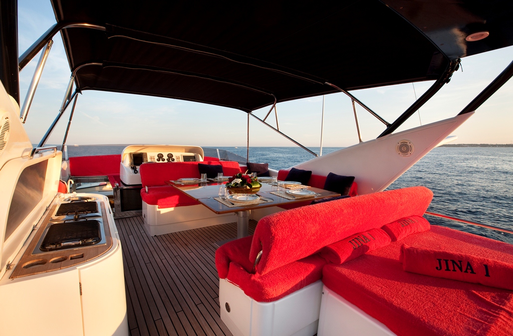 Yacht JINA 1 -  Flybridge.jpg