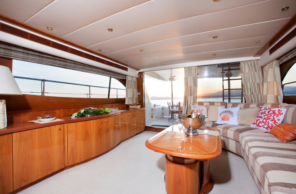 Yacht JINA 1 -  Salon 2.jpg