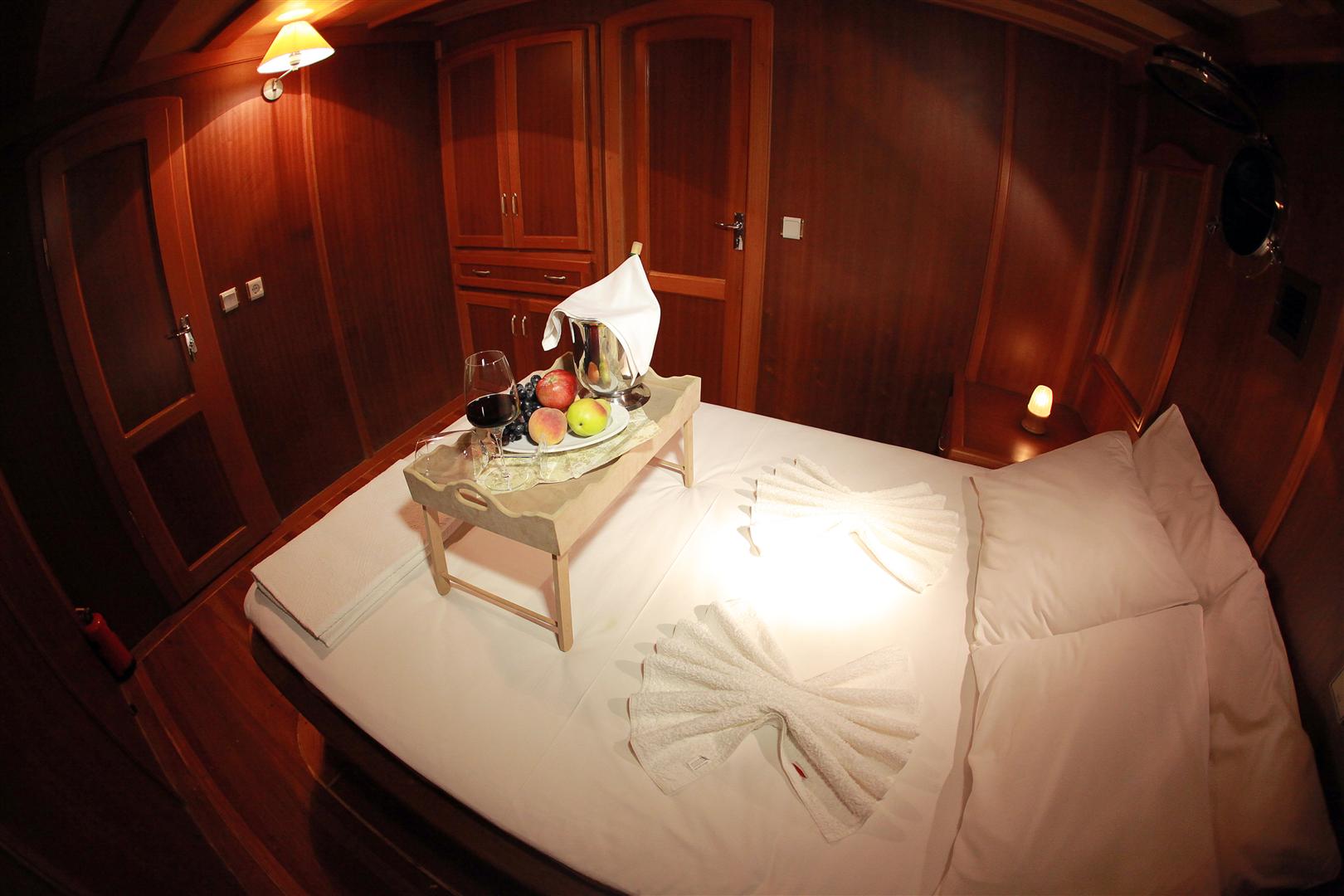Yacht JUNIOR ORCUN -  Guest Cabin 2.JPG
