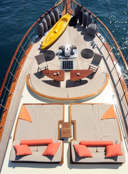 Yacht JUSTINIANO - 011.jpg