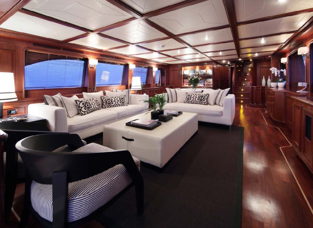Yacht LADY SOUL -  Main Salon.jpg
