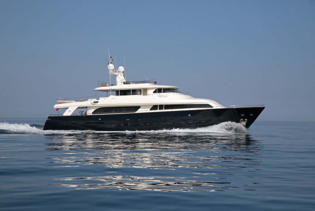 Yacht LADY SOUL -  Main.jpg