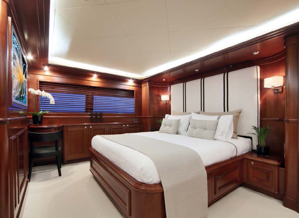 Yacht LADY SOUL -  VIP Cabin.jpg