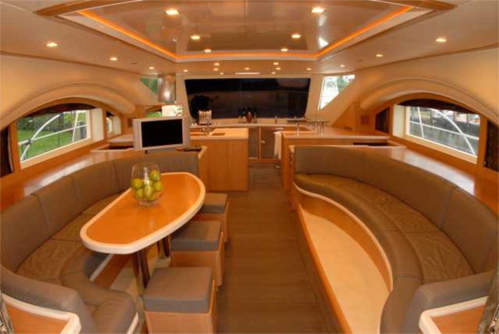 Yacht LEGEND AND SOUL -  Salon.jpg