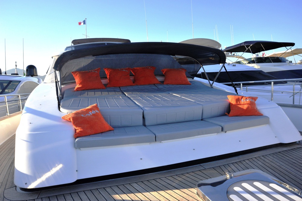 Yacht LOLEA -  Foredeck Sunpads.jpg