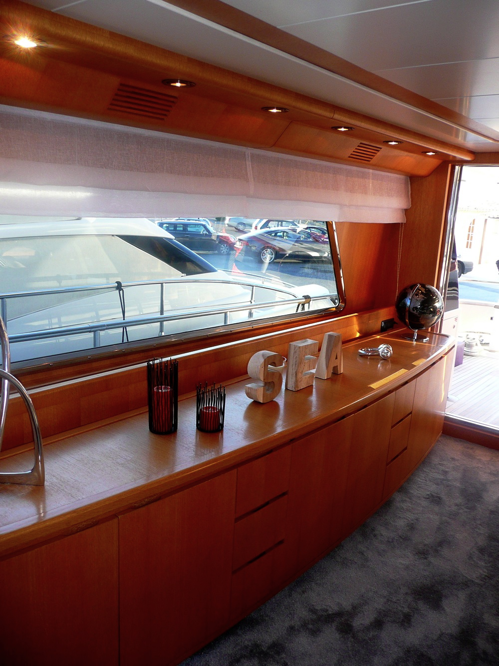Yacht LOLEA -  Salon detail.jpg
