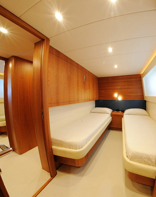 Yacht MARY FOR EVER -  Twin Cabin 2.jpg