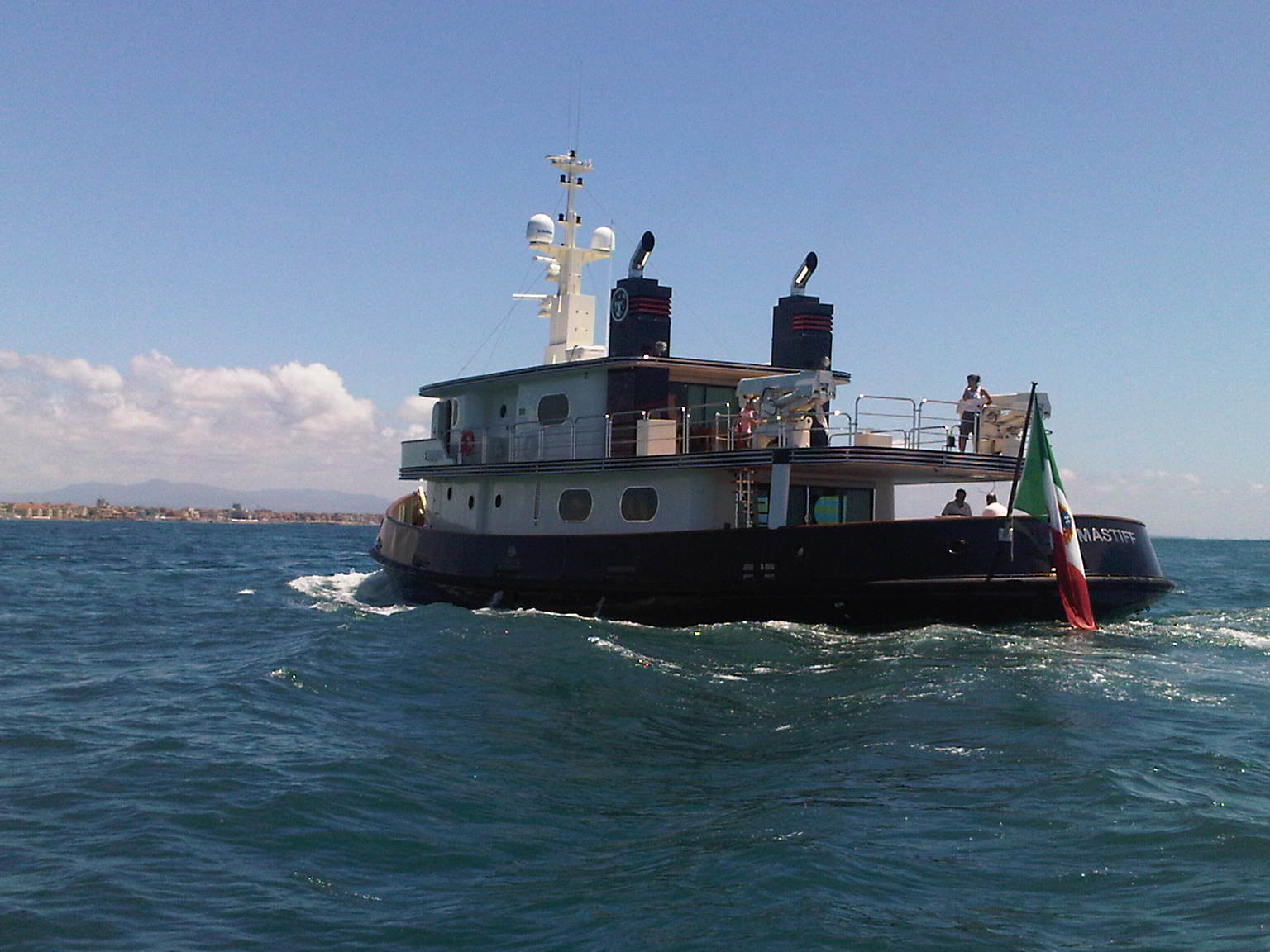 Yacht MASTIFF -  On Charter.jpg