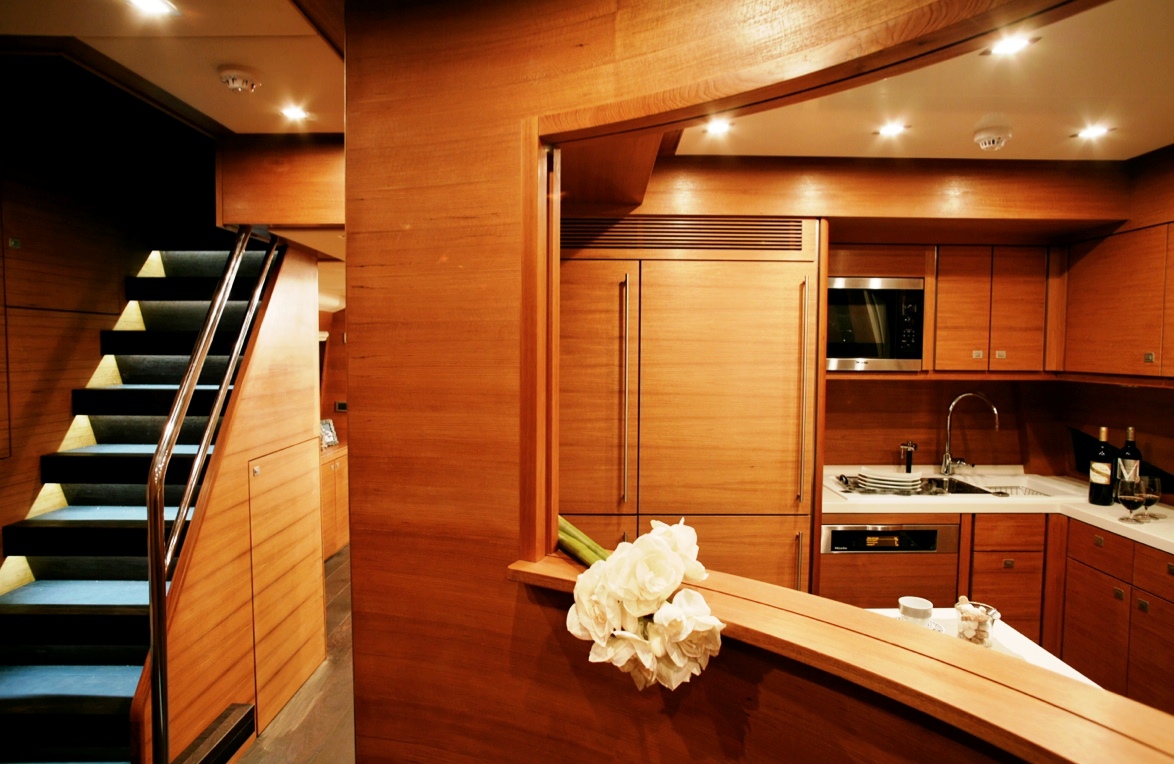 Yacht MAYAMA -  Galley.jpg