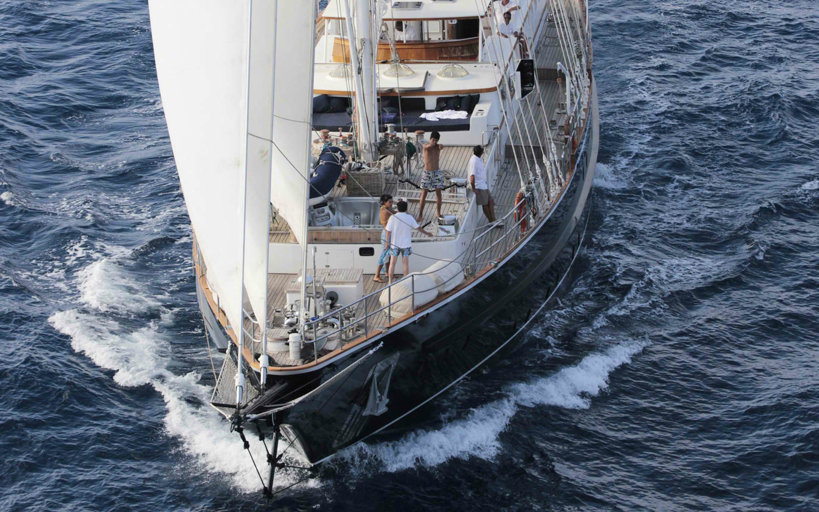 Yacht MEPHISTO -  Main.jpg