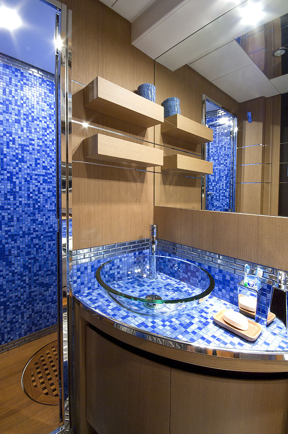Yacht MISTRAL 55 -  Twin Cabin Ensuite.jpg