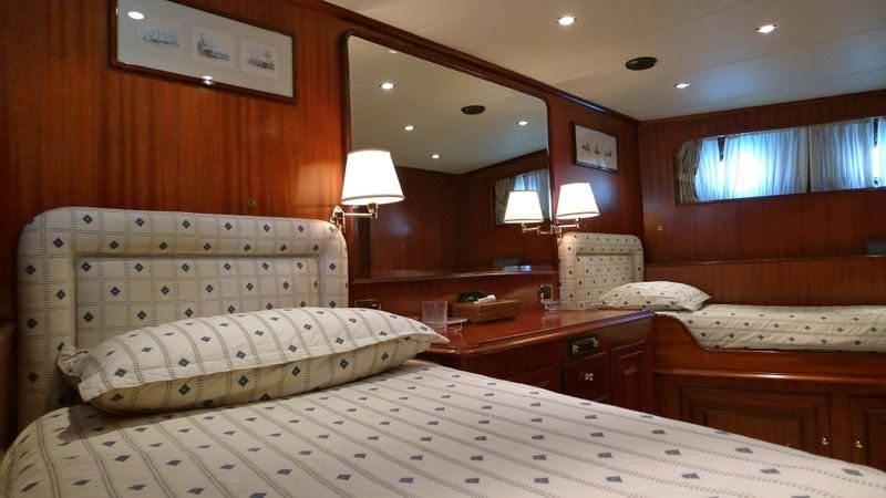 Yacht MIZAR -  Guest Cabin.jpg