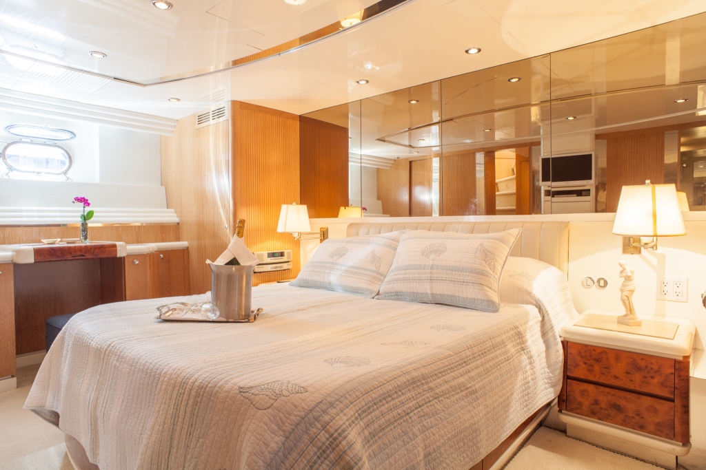 Yacht MOONDANCE - Master Cabin.jpg