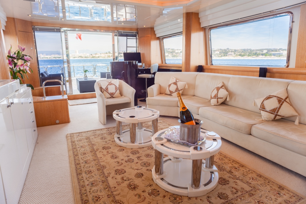 Yacht MOONDANCE - Salon.jpg