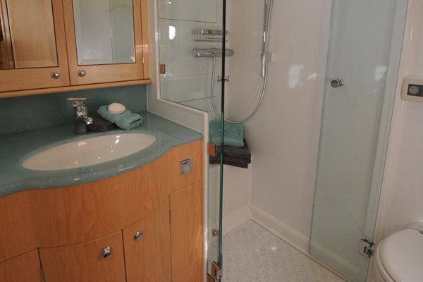 Yacht MORE MAGIC -  Guest Ensuite.jpg