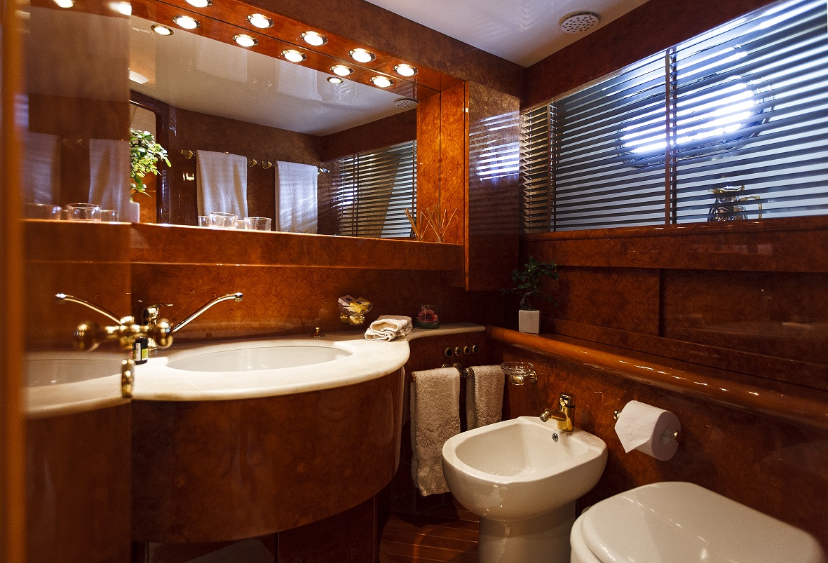 Yacht MY WAY - VIP Ensuite.jpg