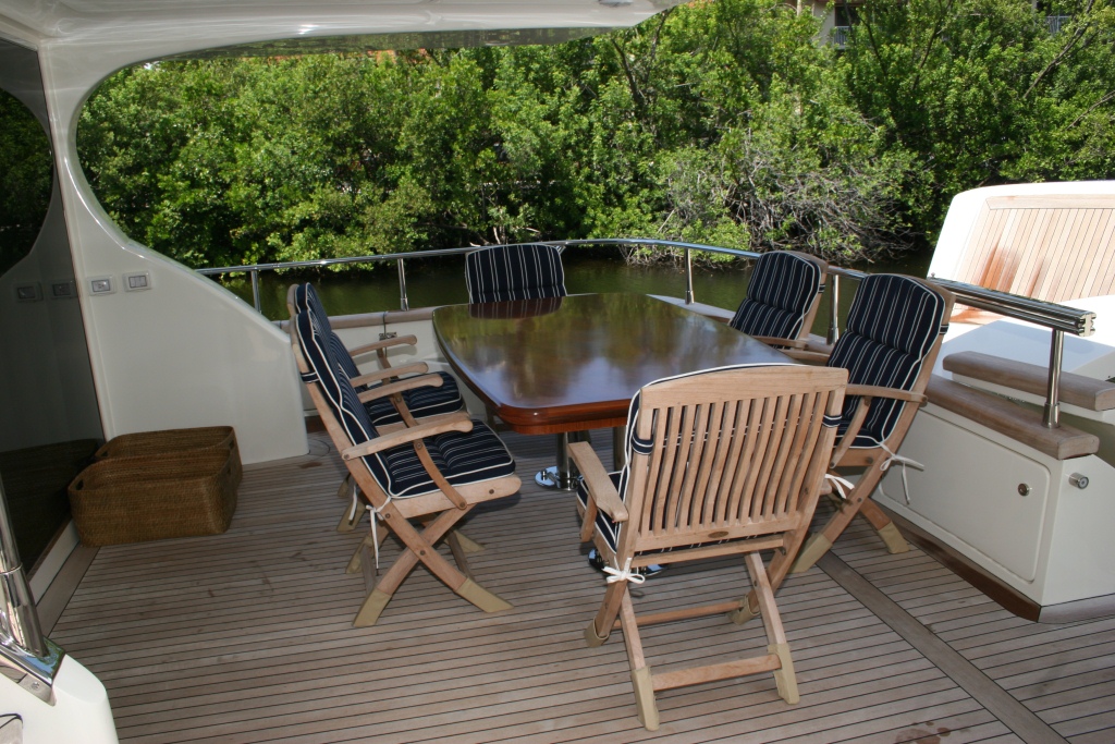 Yacht Mi Champion -  Aft Deck.JPG