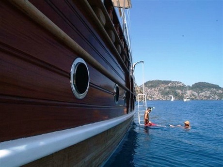 Yacht NIKOLAS -  Swimming.jpg