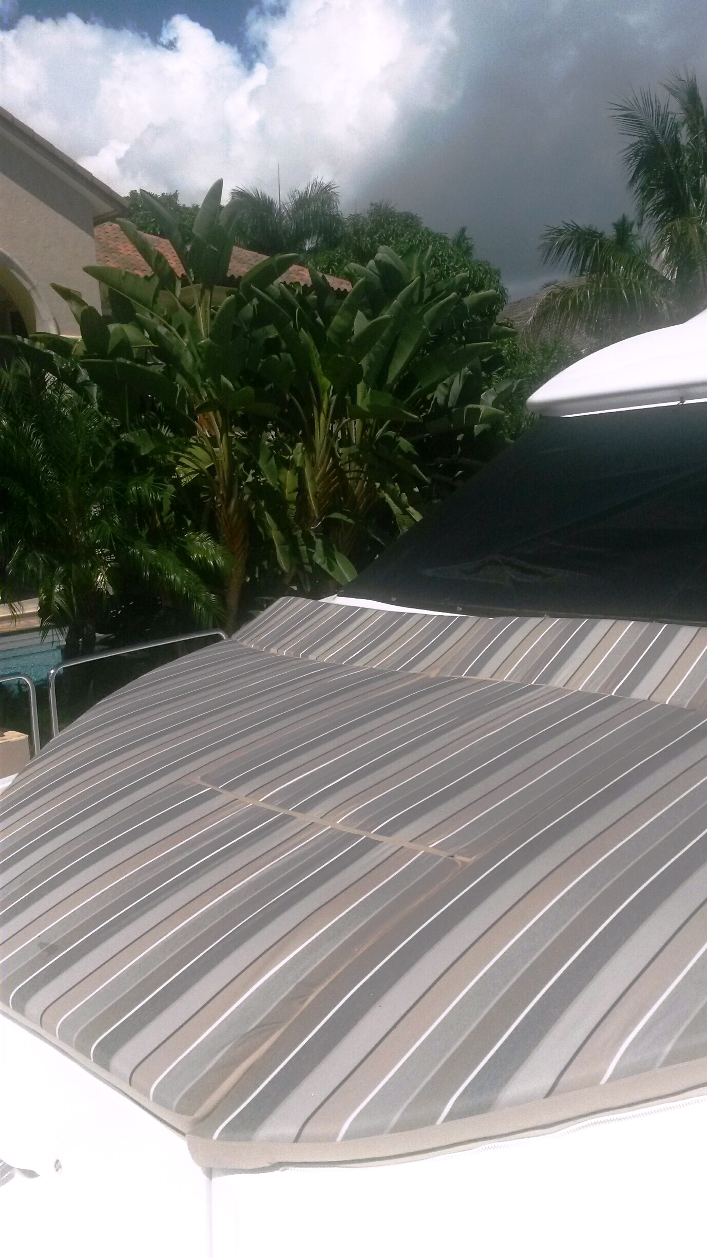 Yacht NO COMPLAINTS -  Sunpad forward.jpg