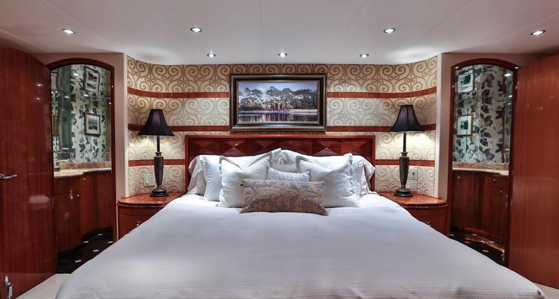 Yacht NO COMPLAINTS - Master Cabin.jpg