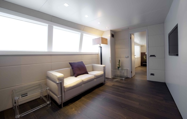 Yacht PALM B -  Master Cabin Lounge.jpg