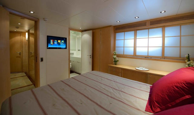 Yacht PALM B -  VIP Cabin 2.jpg