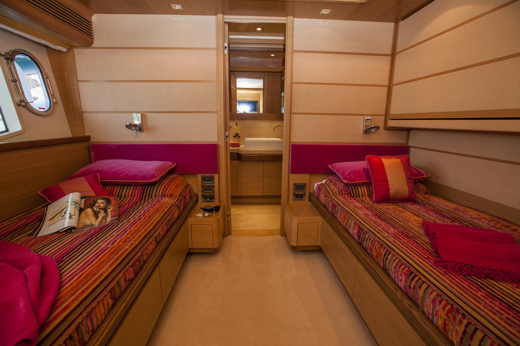 Yacht PERPETUAL -  Twin Cabin.jpg