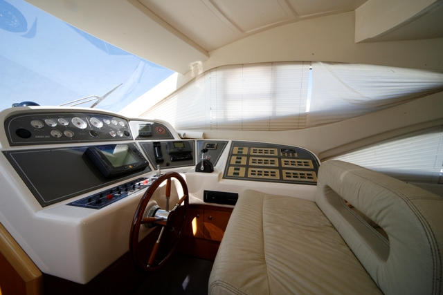 Yacht PIPALUK -  Helm.jpg