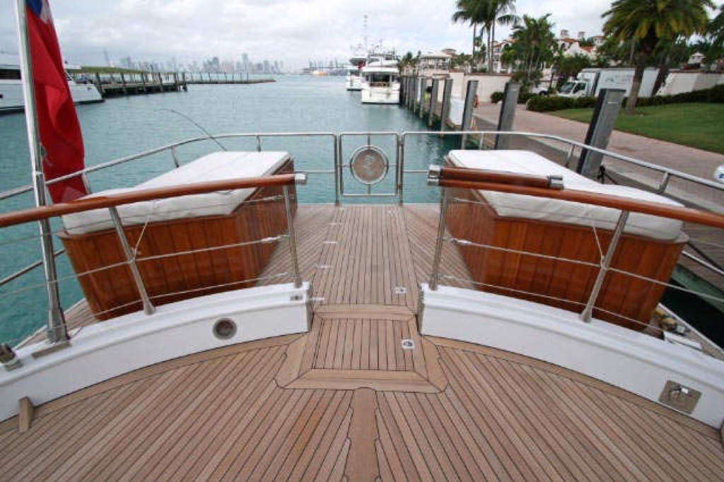 Yacht QUEEN SOUTH III -  Aft Deck.jpg