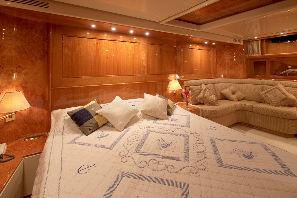 Yacht QUEEN SOUTH III -  Master Cabin 2.jpg