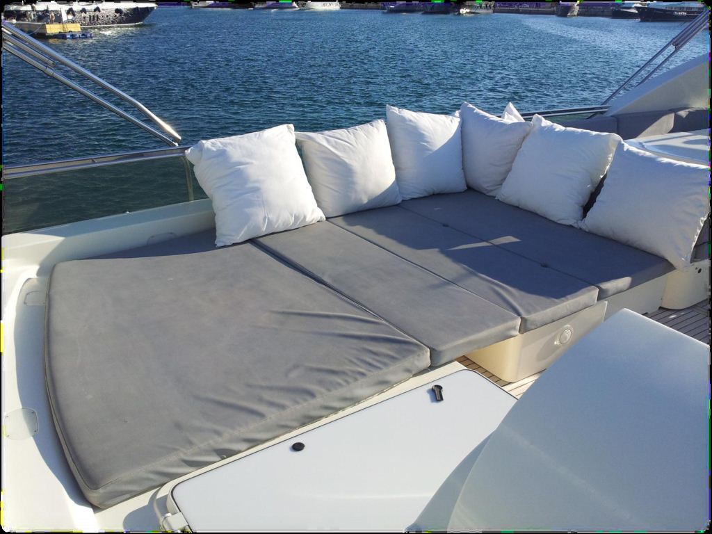 Yacht R MANY -  Flybridge Sunpads.jpg