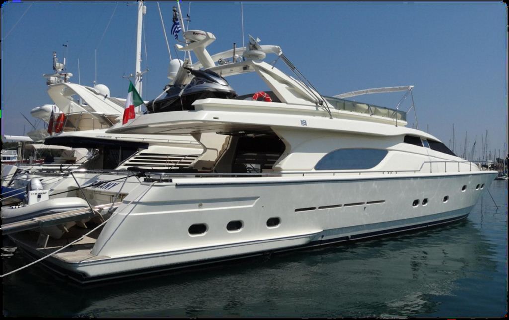 Yacht R MANY -  Main.jpg