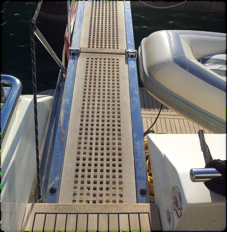 Yacht R MANY -  Pasarelle.jpg