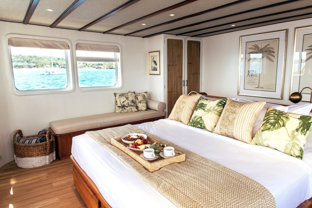 Yacht RASCAL - 013.jpg