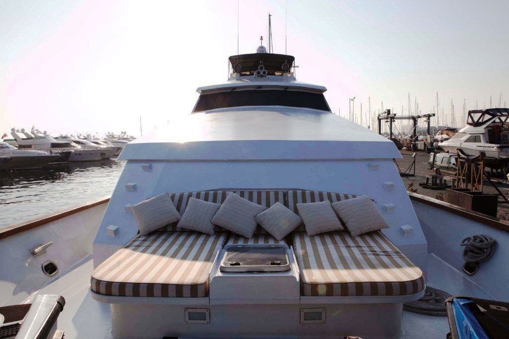 Yacht S & U -  Foredeck Seating.jpg