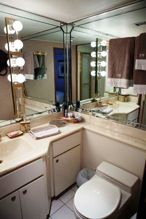 Yacht S & U -  Guest Ensuite.jpg