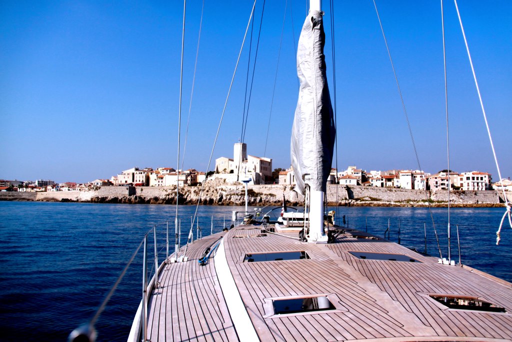 Yacht SAFARA -  Clear Decks.jpg