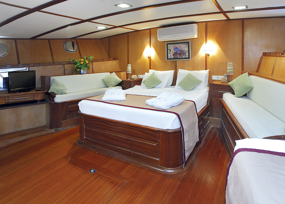 Yacht SARAYLI  I - Master Cabin 2.jpg