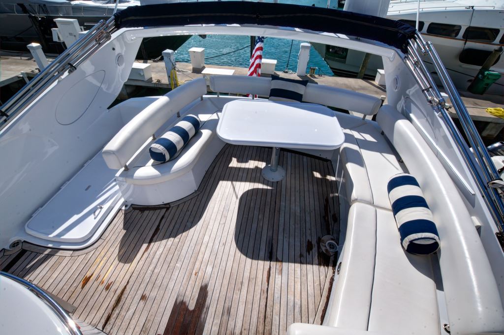 Yacht SAYANORA -  Flybridge.jpg