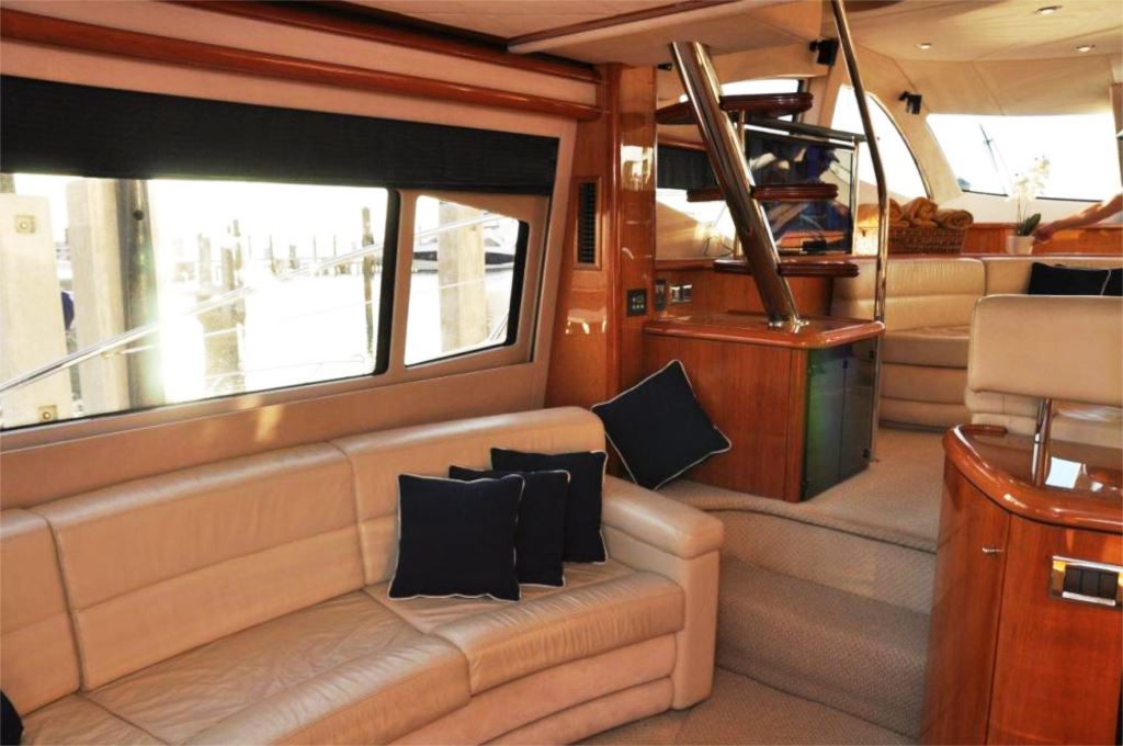 Yacht SAYANORA -  Salon Seating 2.jpg