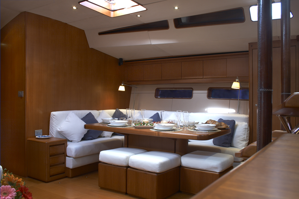 Yacht SEJAA -  Salon.jpg