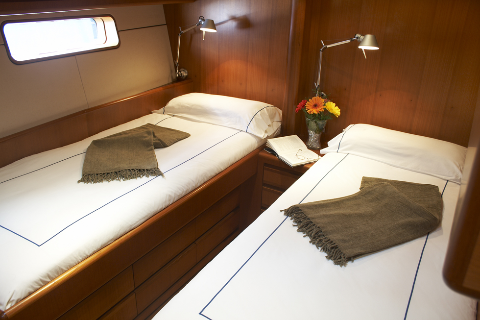 Yacht SEJAA -  Twin Cabin.jpg