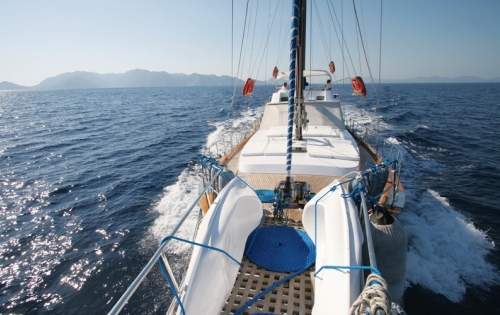 Yacht SERENITY 70 -  Bow.jpg